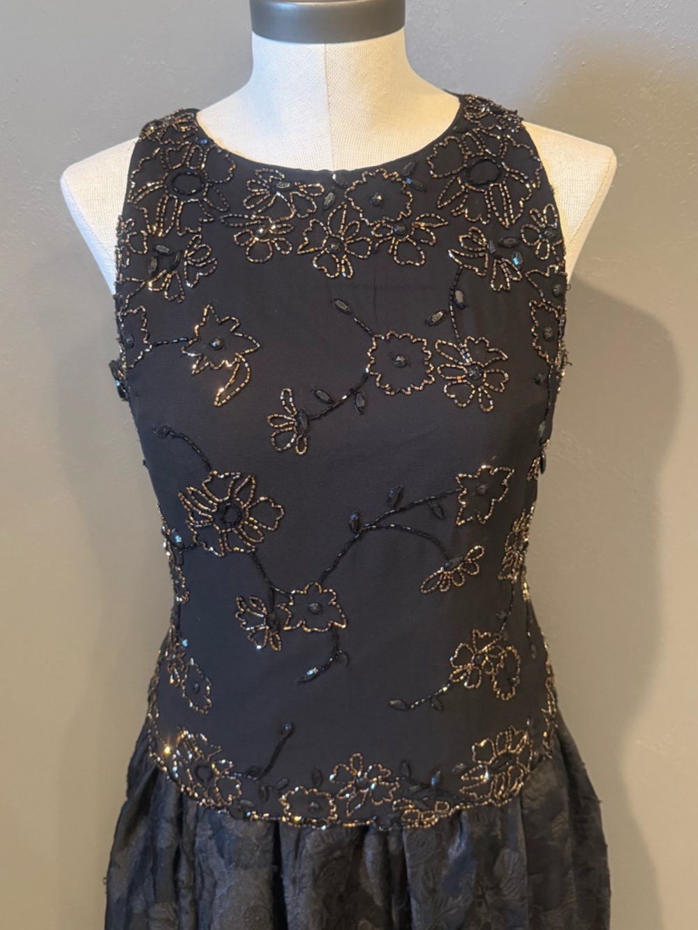 J Kara Black Floral Beaded Sleeveless tank